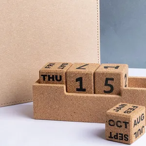 Calendario Perpetuo in Sughero Personalizzato Lonigo, Gadget Unico per Visualizzare le Date - Product Image 2
