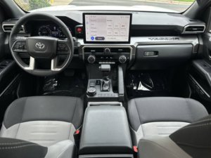 Toyota Tacoma TRD Off Road Hybride d'occasion propre 2025 - Product Image 5