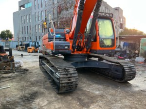 Excavatrice sur chenilles d'occasion Doosan DX340LC-9C, modèle 2023, 34 tonnes, moteur, engrenage, roulement, prix bas à vendre - Product Image 2