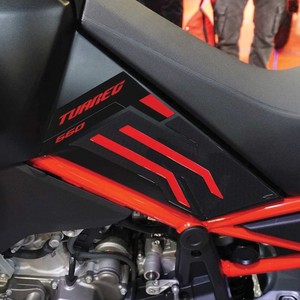 Adesivi di Protezione Laterale Serbatoio 3D per Aprilia Tuareg 660 2024 - Product Image 1