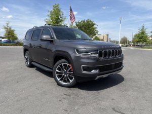 Jeep Wagoneer Serie II 2022 Usado en Buen Estado, Gasolina/Eléctrico, V8 5.7L, Tracción Trasera - Product Image 2