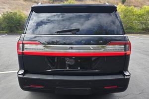 Clean used 2018 Lin-coln Navi-gator <b>Black</b> <b>Label</b> 450-hp Twin-Turbo V6 - Product Image 3