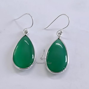 Pendientes colgantes de ónix verde, plata de ley 925, joyería artesanal con piedras preciosas en forma de pera - Product Image 5