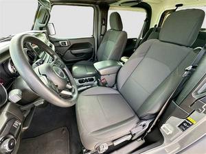 Usado cuidadosamente 2023 Jeep Wrangler Sport 2dr SUV 4WD - Product Image 4