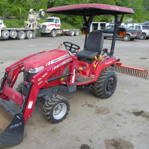 Tracteur à roues Massey Ferguson GC2400 4WD 90HP à vente chaude, chargeur frontal, moteur, boîte de vitesses, utilisation agricole - Product Image 1