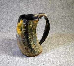 แก้วฮอร์นแบบดั้งเดิมทำจากฮอร์นแท้ให้ความรู้สึกเรียบและผนังหนาเพื่อความทนทานและการใช้งานยาวนาน - Product Image 1