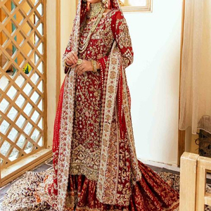 Robe LEHENGA en BROCADE ornée de perles de verre cristal, robe de créateur HEAVY--EMBROIDERY sur des KURTS longs, pierre, travail DABKA @ 2022 - Product Image 1