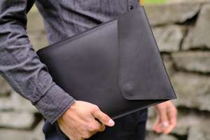 Housse élégante et durable en cuir véritable portable pour ordinateur portable fait à la main pour les voyages d'affaires et le travail GLS-0378 - Product Image 3