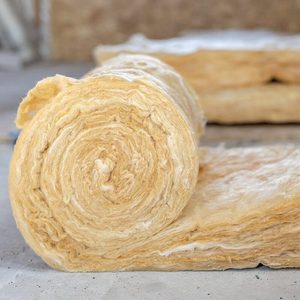 Matériaux d'isolation industriels modernes pour la construction, laine de verre en aluminium de 50 mm, feuille de PE ignifuge ISO pour toits, entrepôts - Product Image 3