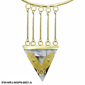 Collier à franges en nacre géométrique, pendentif triangulaire en laiton fait à la main, bijoux bohèmes pour femmes - Product Image 2
