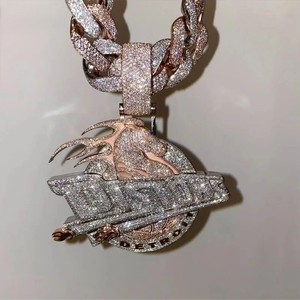 Meilleurs pendentifs et breloques populaires pour hommes en argent sterling 925 plaqué or rose 14 carats avec diamants taille baguette - Product Image 5