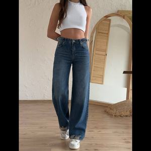 Jeans de Mujer Cómodos de Cintura Media, Mezclilla Elástica de Alta Calidad, Transpirables, Estilos de Moda Casuales, Venta al por Mayor - Product Image 1