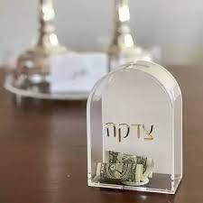 กล่อง tzedaka อะคริลิกหรูหราที่มีดีไซน์โปร่งใสเหมาะสำหรับการรวบรวมเงินบริจาคและสนับสนุนรูปแบบการกุศล - Product Image 4