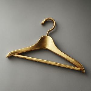 Porte-vêtements en laiton épais pour balcon, usage en magasin de vêtements, design à un seul niveau, haute résistance pour les zones commerciales et résidentielles - Product Image 3