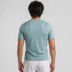 Camiseta de Punto Largo Performa Castor Green, 100% Poliéster, Transpirable y Compresible, con Patrón Sólido y Estampado Personalizado - Product Image 2