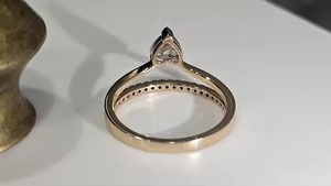Anillo de compromiso de oro de 14K y anillo de bodas 1.00CT E VS1 Anillo de diamante cultivado en laboratorio en forma de corazón Regalo de aniversario perfecto para ella - Product Image 3