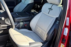 F-150 Lightning Platinum d'occasion 2024 - Product Image 6