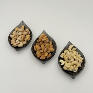 ชุดชามใส่ผลไม้อบแห้งรูปใบไม้อะลูมิเนียมยอดนิยม 3 ใบ พร้อมถาดไม้  ตกแต่งและสกรีนโลโก้ได้ตามต้องการ สำหรับงานเลี้ยงที่บ้าน งานแต่งงาน  ขั้นต่ำในการสั่งซื้อน้อย - Product Image 3