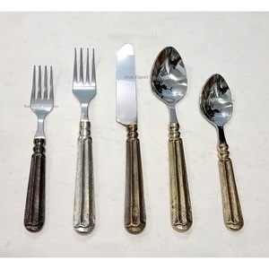 Ensemble de couverts en métal aspect royal avec poignée en laiton antique finition argentée pour la maison et le mariage - Product Image 5