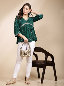 Kurtis ethniques pour femmes de qualité supérieure, prêts à porter, en tissu rayonne uni, col en V, manches trois quarts, silhouette plissée, été - Product Image 6