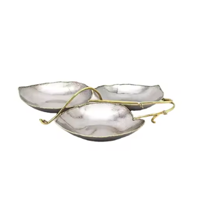 Plateaux de service en aluminium plaqué or pour la décoration de la maison, des hôtels et des restaurants Plateaux de service alimentaire en métal de meilleure qualité - Product Image 3