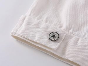 Nouvelle veste en jean décontractée pour homme, vente chaude, hiver, broderie, rivets, perles, denim court, OEM et ODM disponibles - Product Image 2