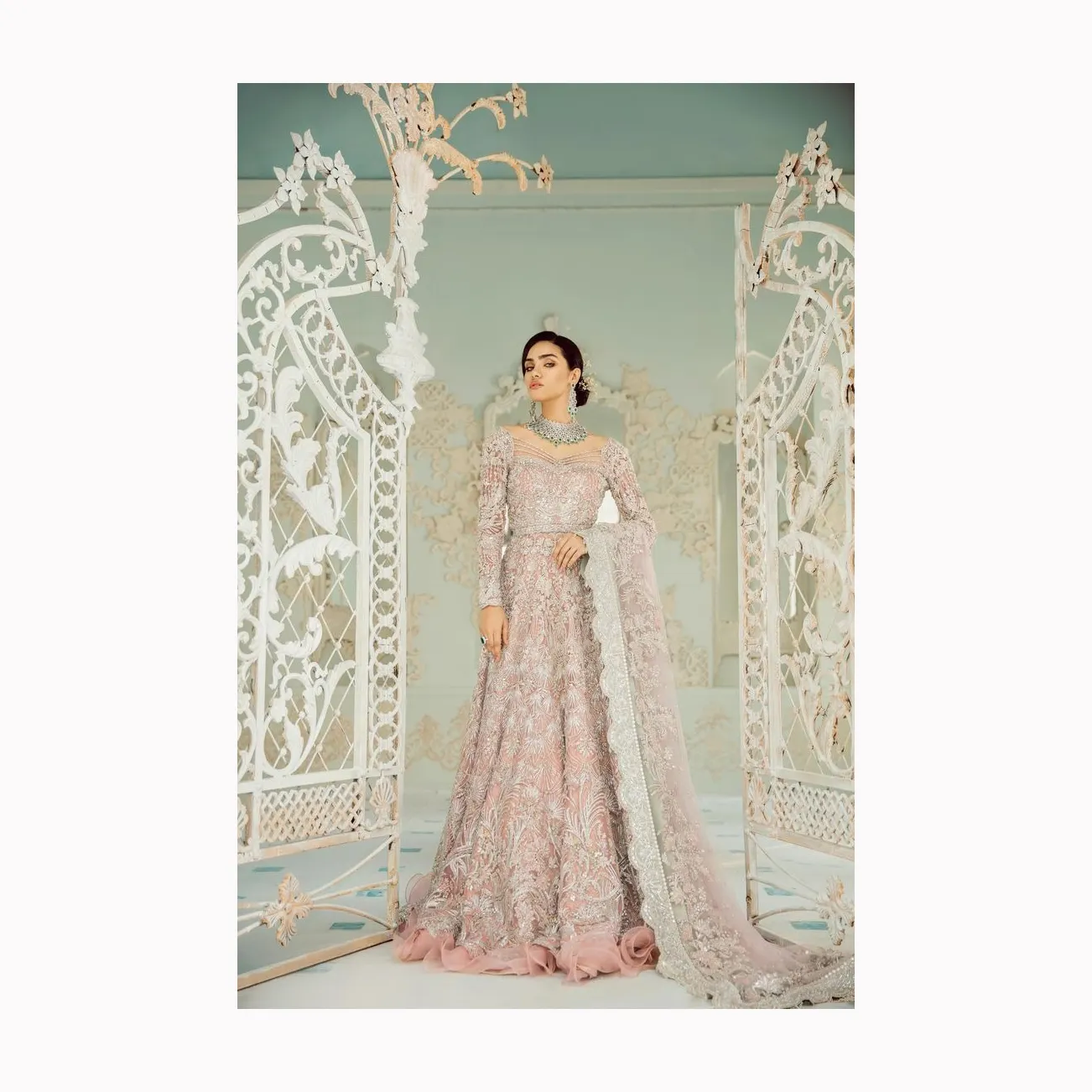 Luxuskleidung Abendkleid für Damen olivgrün Ballsaal elegantes Kleid für Damen Damenbekleidungswerk in Pakistan
