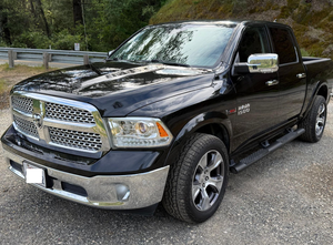 Camionetas Laramie Crew Cab 4x4/AWD 2018 de 1500 cc, Usadas en Buen Estado, en Venta - Product Image 2