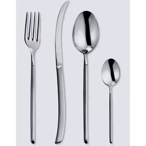 Juego de cubiertos de metal con mango de resina que eleva su experiencia gastronómica combinando durabilidad con un diseño moderno y elegante. - Product Image 2