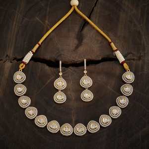 Collier de mariage Kundan élégant et éblouissant - Product Image 2