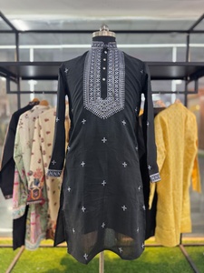 Nouvelle collection de saris en soie de créateur, spéciaux pour Karva Chauth et les occasions de fête, avec impression sur soie, style formel - Product Image 5