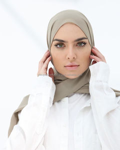 Bufanda de gasa pura de nuevo diseño para mujer, bufanda ligera de gasa Lisa inspirada en el diseñador de lujo, bufanda suave al tacto estilo EE. UU. - Product Image 3