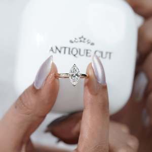 Anillo de Compromiso Solitario con Certificado IGI, Diamante de Corte Marquesa con Halo Oculto, Anillos de Diamantes Certificados - Product Image 5