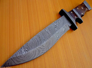 มีดโบวี่เหล็กดามัสกัสทำมือ ด้ามไม้โรสวูด พร้อมปลอกหนัง คุณภาพสูง สำหรับกิจกรรมกลางแจ้ง จาก Arwin Enterprises - Product Image 4