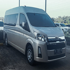 Minibuses/Minivans Hiace Usados 2023, 15 Asientos, Automáticos, Faros LED, Interior de Cuero, Neumáticos R17, Motor a Gasolina con Emisión Euro VI, en Venta - Product Image 4