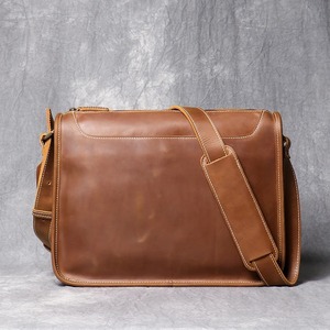 Sacs messagers vintage imperméables portables à grande fermeture éclair en cuir véritable écologique pour hommes tendance - Product Image 3