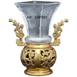 แจกันสแตนเลสดีไซน์โบราณ โดดเด่นมีสไตล์ หรูหราด้วยโลหะสีทอง พร้อมลายดอกไม้แฟนซี สำหรับตกแต่งผนังงานแต่งงาน - Product Image 1