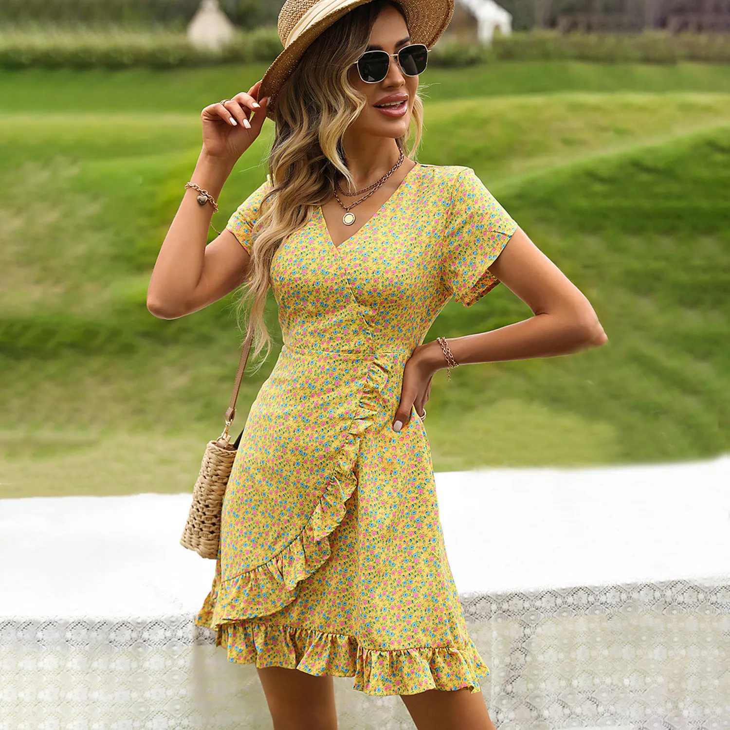 Желтое крошечное летнее платье с цветочным принтом и V-образным вырезом, юбка с коротким рукавом, женское повседневное Повседневное платье