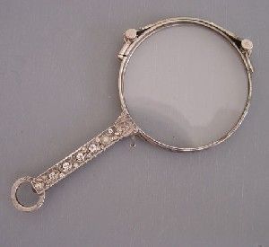 Lupa compacta de latón para exploración de la naturaleza Ideal para niños y adultos interesados en aventuras al aire libre - Product Image 3