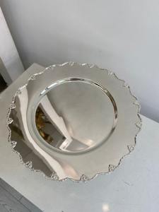 Support à gâteau de designer finition argentée de qualité supérieure, adapté aux buffets de restaurants, aux hôtels, aux services de restauration et de traiteur, en provenance d'Inde - Product Image 5