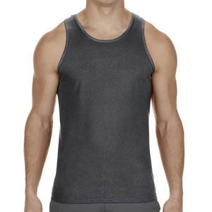 Camiseta Deportiva Larga Unisex Gris Transpirable de Corte Ajustado - Product Image 1