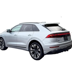 Superbe Q8 quattro Premium Plus 55 TFSI d'occasion 2025 avec pack Executive, démarrage à distance, sièges en cuir, jantes en alliage - Product Image 1