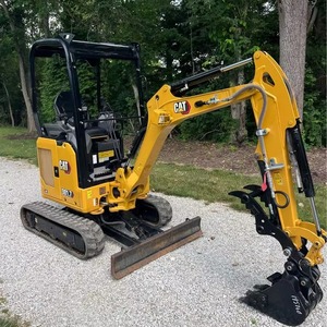 Excavadora Compacta de Servicio Pesado C301.7 Amarilla con Accesorio de Cucharón para Espacios Reducidos - Product Image 1