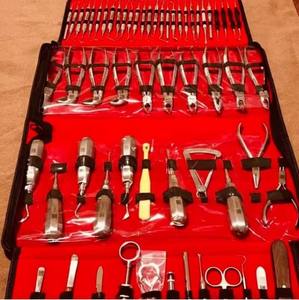 ชุดเครื่องมือผ่าตัดช่องปากคุณภาพสูง คีมถอนฟัน สแตนเลส แบบใช้มือ 61 ชิ้น ด้ามจับตามหลักสรีรศาสตร์ - Product Image 1