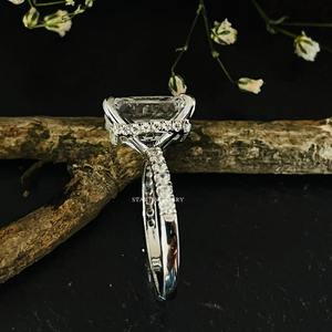 Bague de fiançailles solitaire pour femme en argent 14K, 5,00 carats, taille radiant, sertie de zircons de luxe, style chrétien - Product Image 4