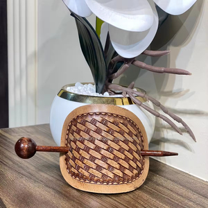Pasadores de pelo de diseño de cesta de cuero genuino occidental de alta calidad para mujer - Product Image 5