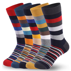 Vente en gros de chaussettes décontractées en coton peigné de haute qualité fabriquées sur mesure pour hommes, grande taille, noires, respirantes, à séchage rapide - Product Image 3
