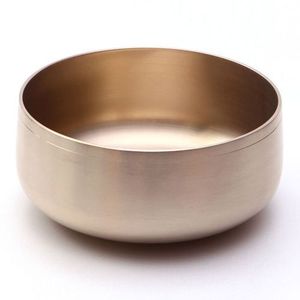 Tazón de servicio de latón Vintage auténtico utilizado para servir recetas tradicionales que mejoran la experiencia y la presentación Gastronómica - Product Image 3