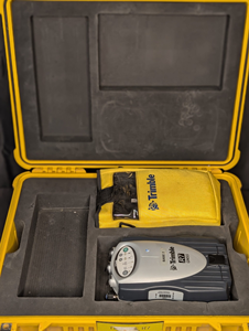 ชุดอุปกรณ์ Trimble R7 GNSS RTK GPS + ตัวรับสัญญาณรุ่น R8 Model 3 พร้อม TSC3 และ Trimble Access |   เสาอากาศเซเฟอร์ รุ่น 2 |   วิทยุ UHF สำหรับการสำรวจที่ดิน - Product Image 3
