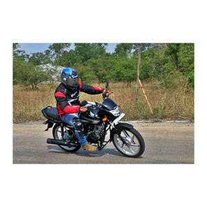 La mejor bicicleta de bajo precio y alta calidad genera una potencia de 8.67bhp 9.30nm torque con tanque de combustible de 9,1 L - Product Image 5